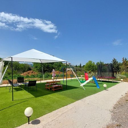 Black N' White Cozy Housegarden Alexandroupoli Exterior foto