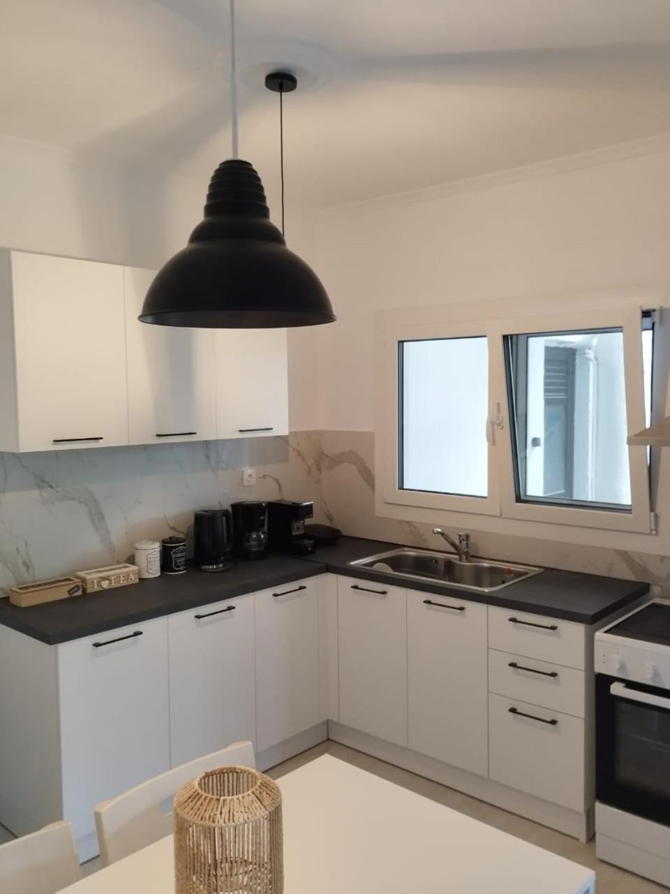 Black N' White Cozy Housegarden Alexandroupoli Exterior foto