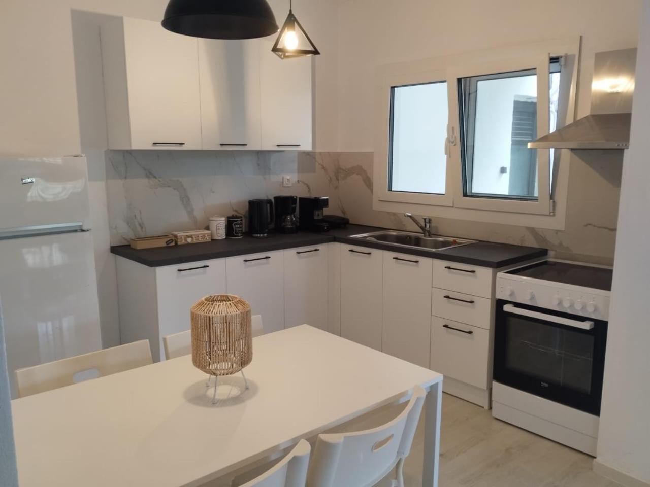 Black N' White Cozy Housegarden Alexandroupoli Exterior foto
